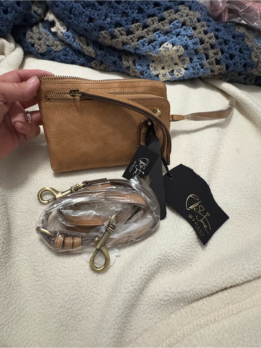 Elle Jae WAIMEA BAY WRISTLET IN SPARROW